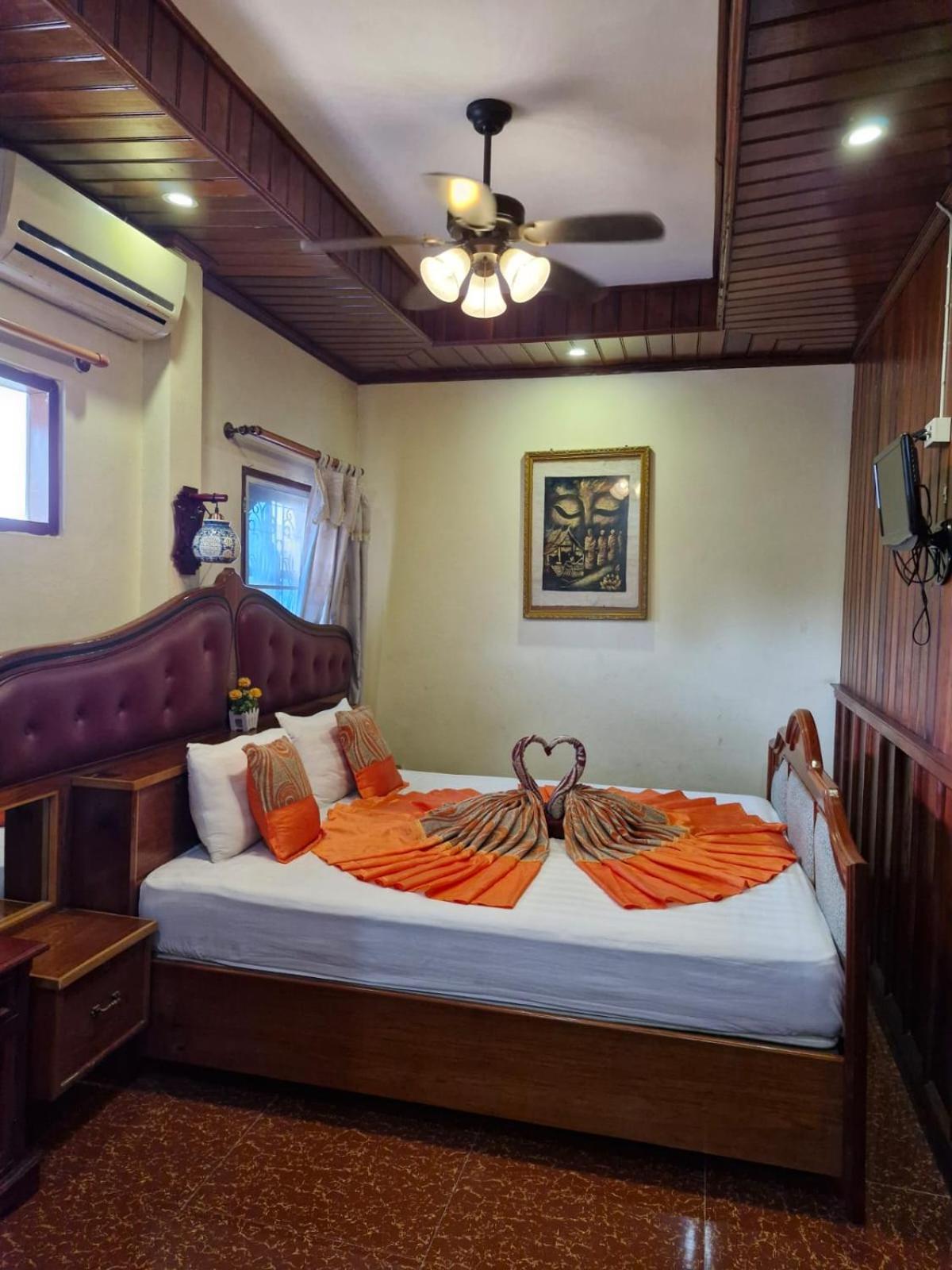 Sakura Wood House Hotel Luang Prabang Ngoại thất bức ảnh