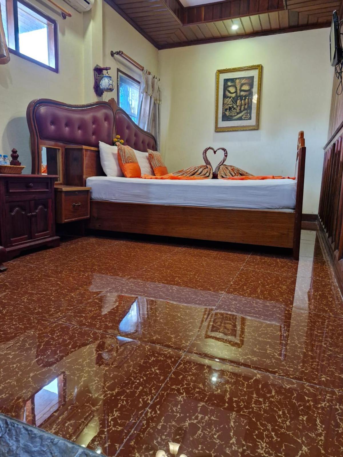 Sakura Wood House Hotel Luang Prabang Ngoại thất bức ảnh