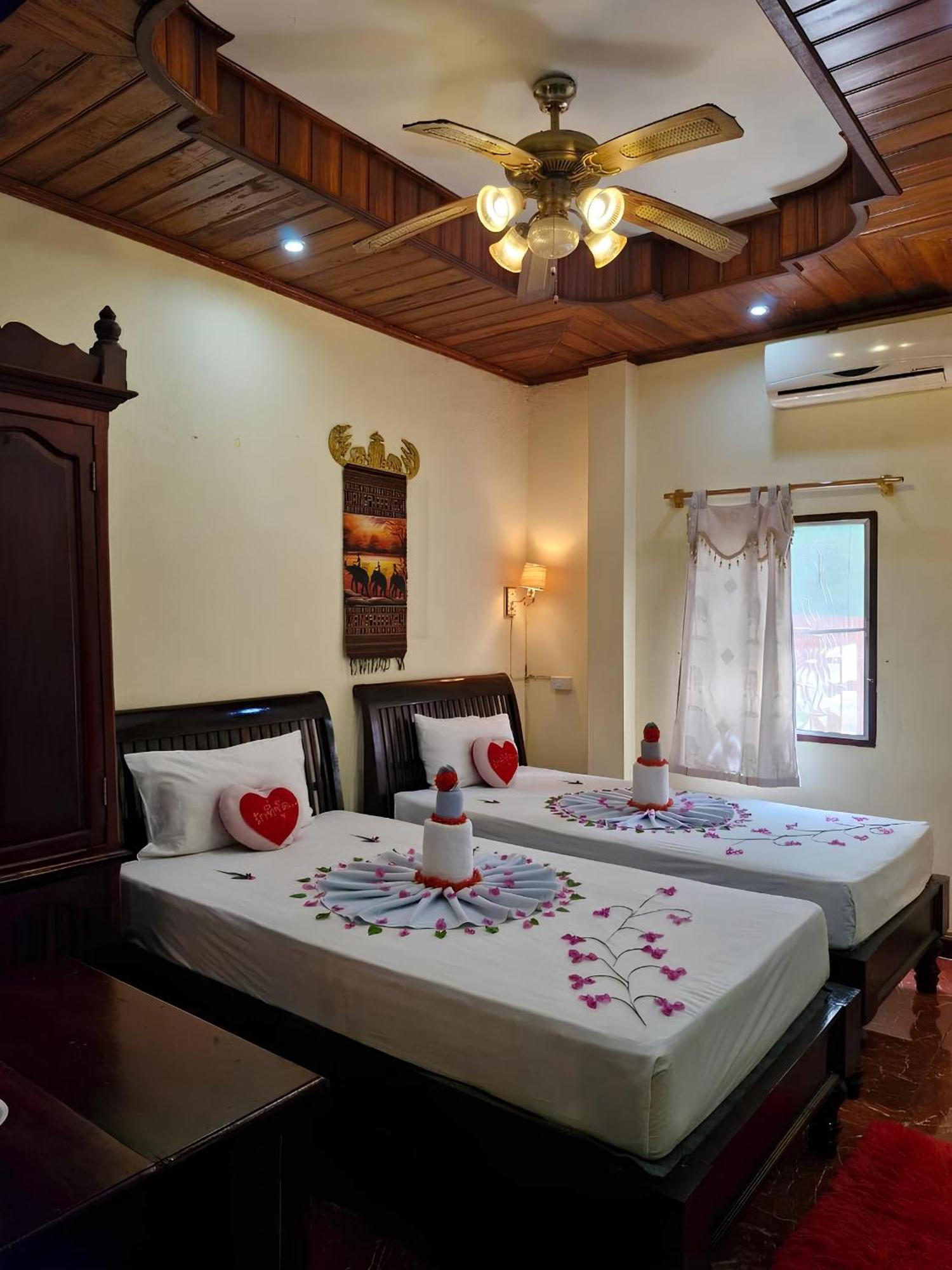 Sakura Wood House Hotel Luang Prabang Ngoại thất bức ảnh