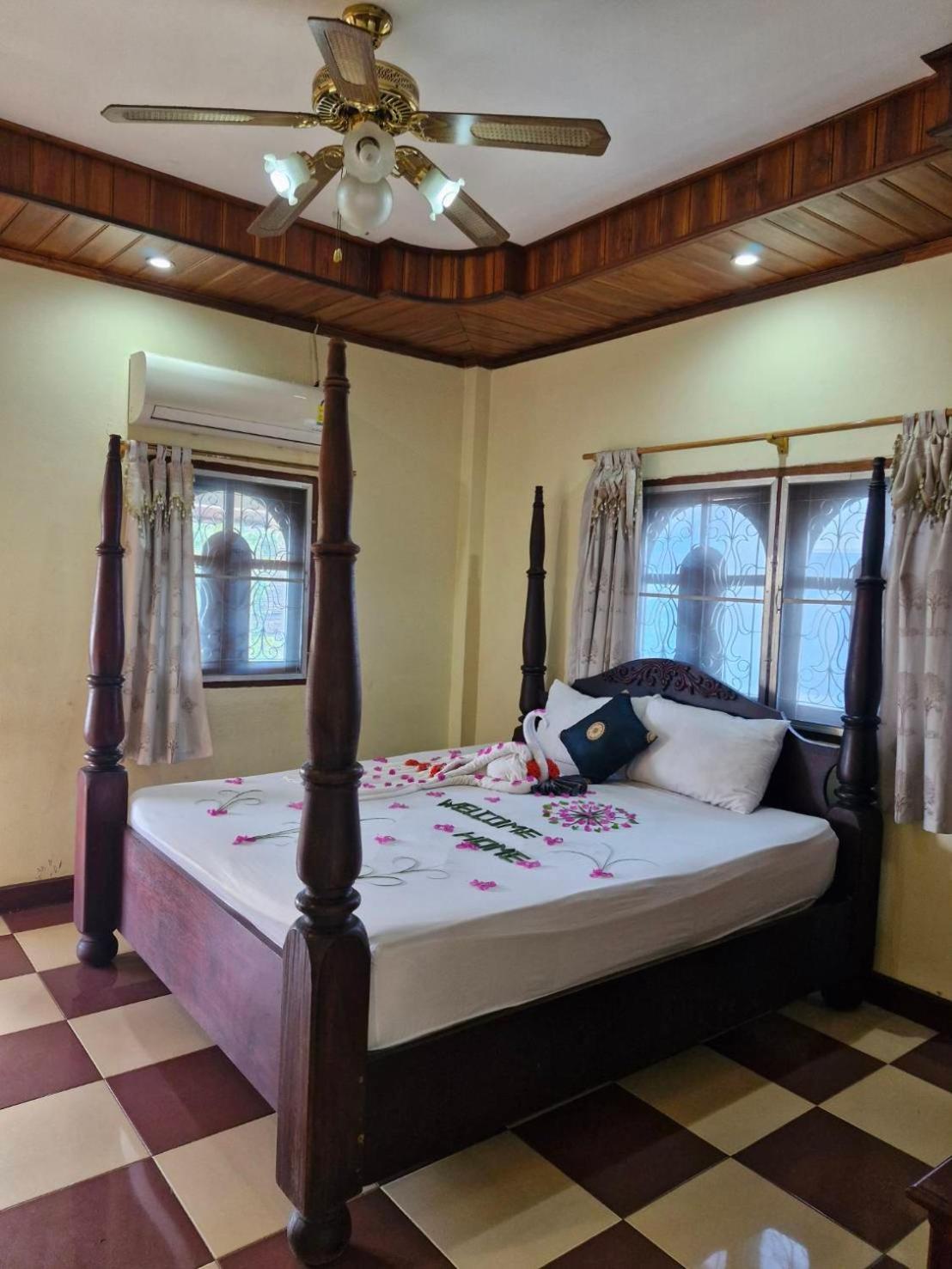 Sakura Wood House Hotel Luang Prabang Ngoại thất bức ảnh